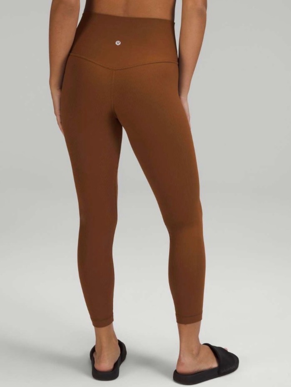 Lululemon Align Ribbed High-Rise Pant 25"
Roasted Brown Size 6